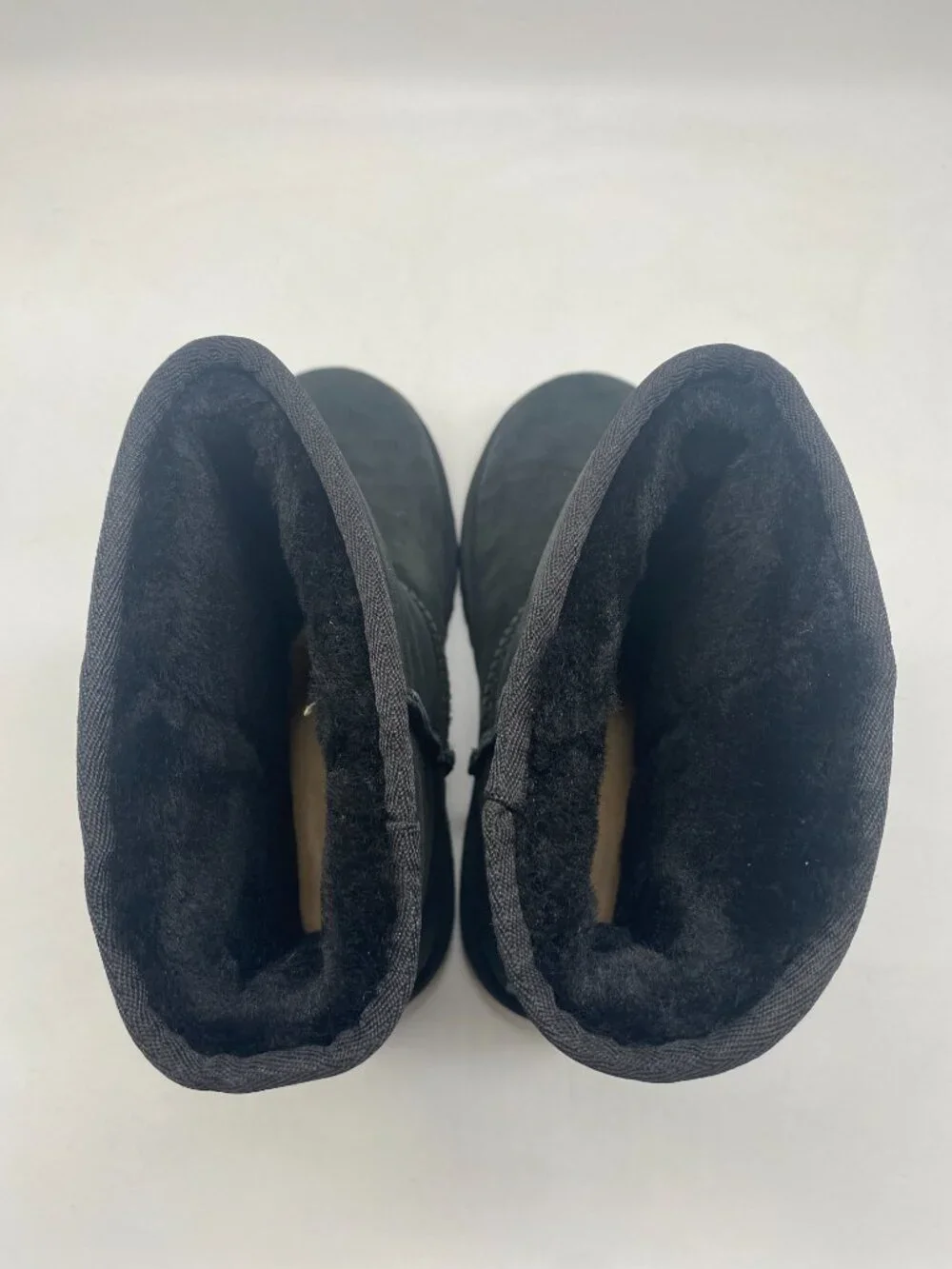 UGG CLASSIC BOOTS BLACK US BIG KIDS SIZE 6 # 5251Y K